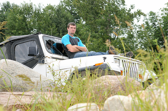 Fenton and Linden MI Senior and Wedding Photographer Sample Image. http://www.DigiSharpPhotography.com