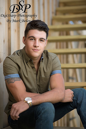 DigiSharp Photography Senior Pictures with Linden Guy